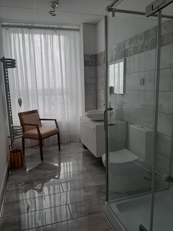 Zluty Apartman A6 V Chomutove Apartment Luaran gambar